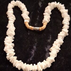 Vintage White and Tan Shell  Necklace 16 In Long
